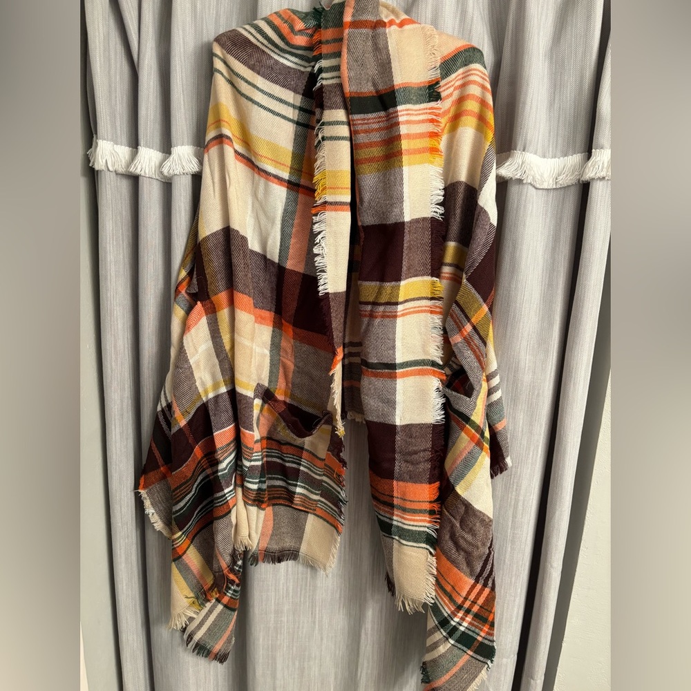 Grace & Lace Pocket Poncho